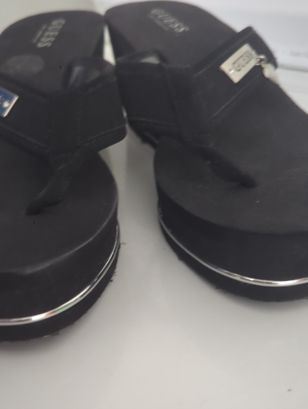 BLACK GUESS SANDALS - Picture 5 of 5